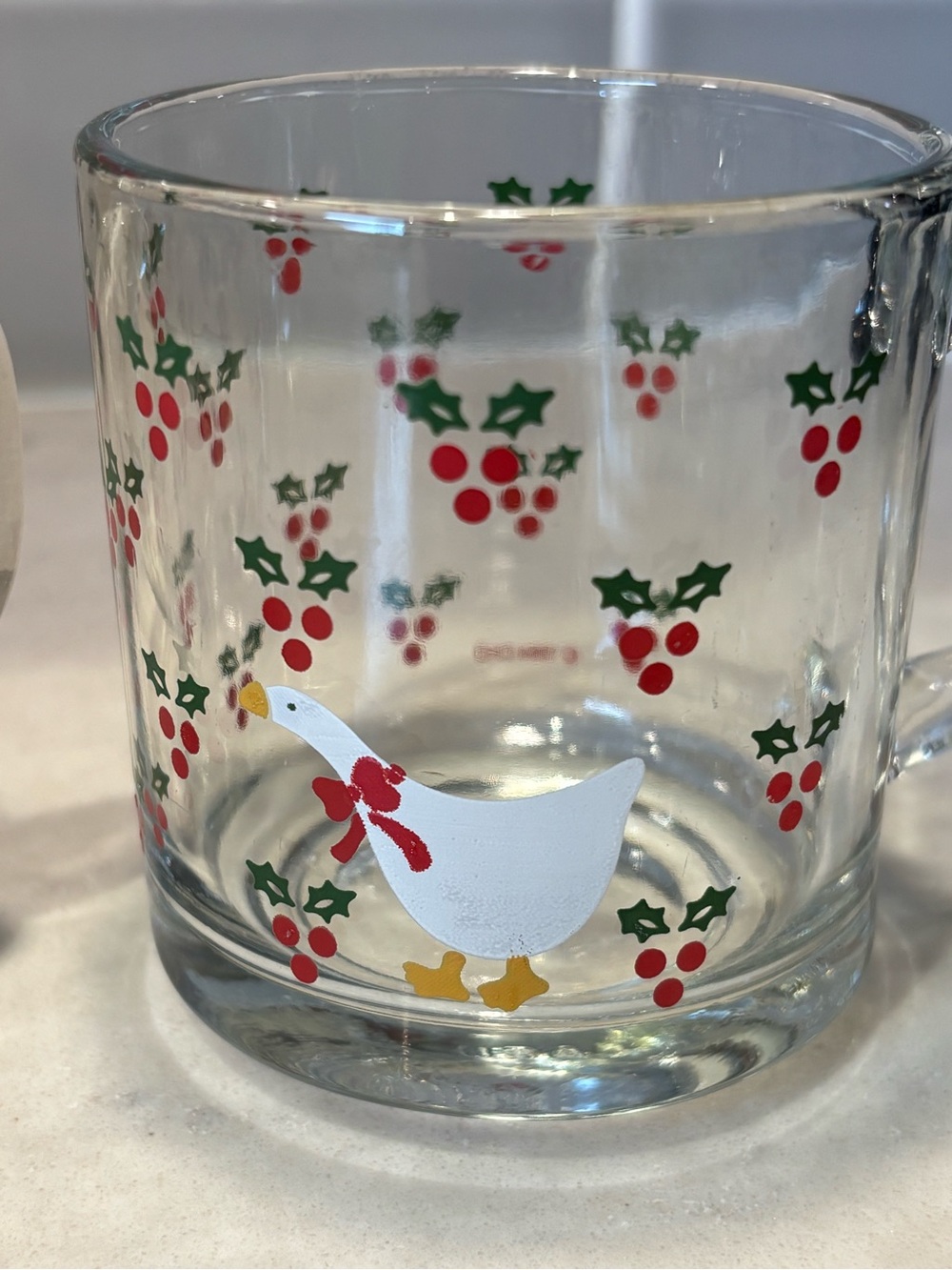 Goose vintage holiday glasses- 1984 Red & Green Berries